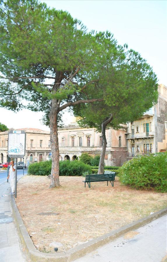 Etnea Gioeni House Suite Catania Bagian luar foto
