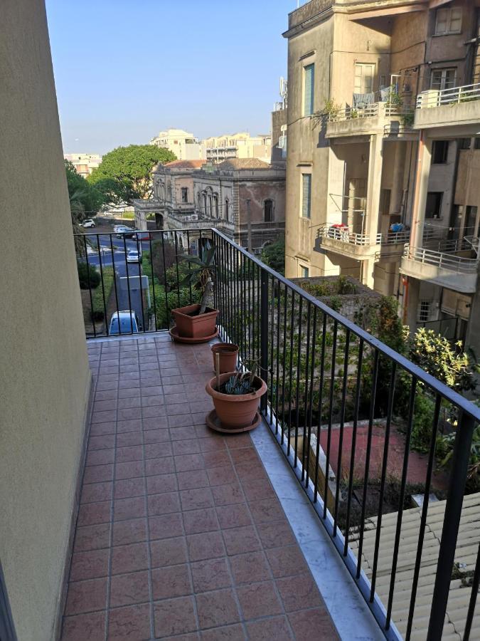 Etnea Gioeni House Suite Catania Bagian luar foto