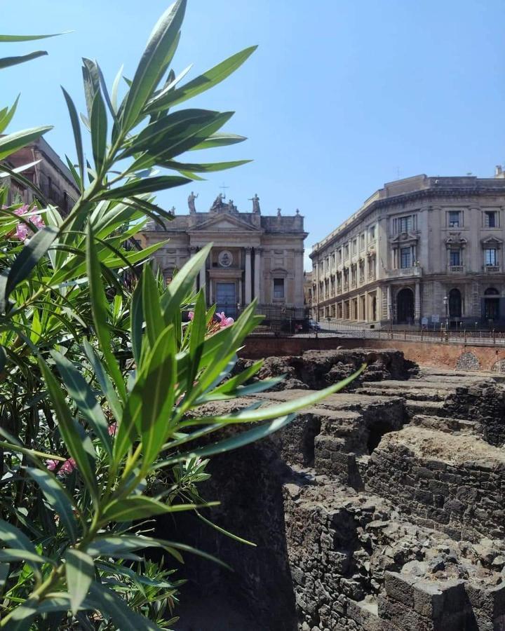 Etnea Gioeni House Suite Catania Bagian luar foto