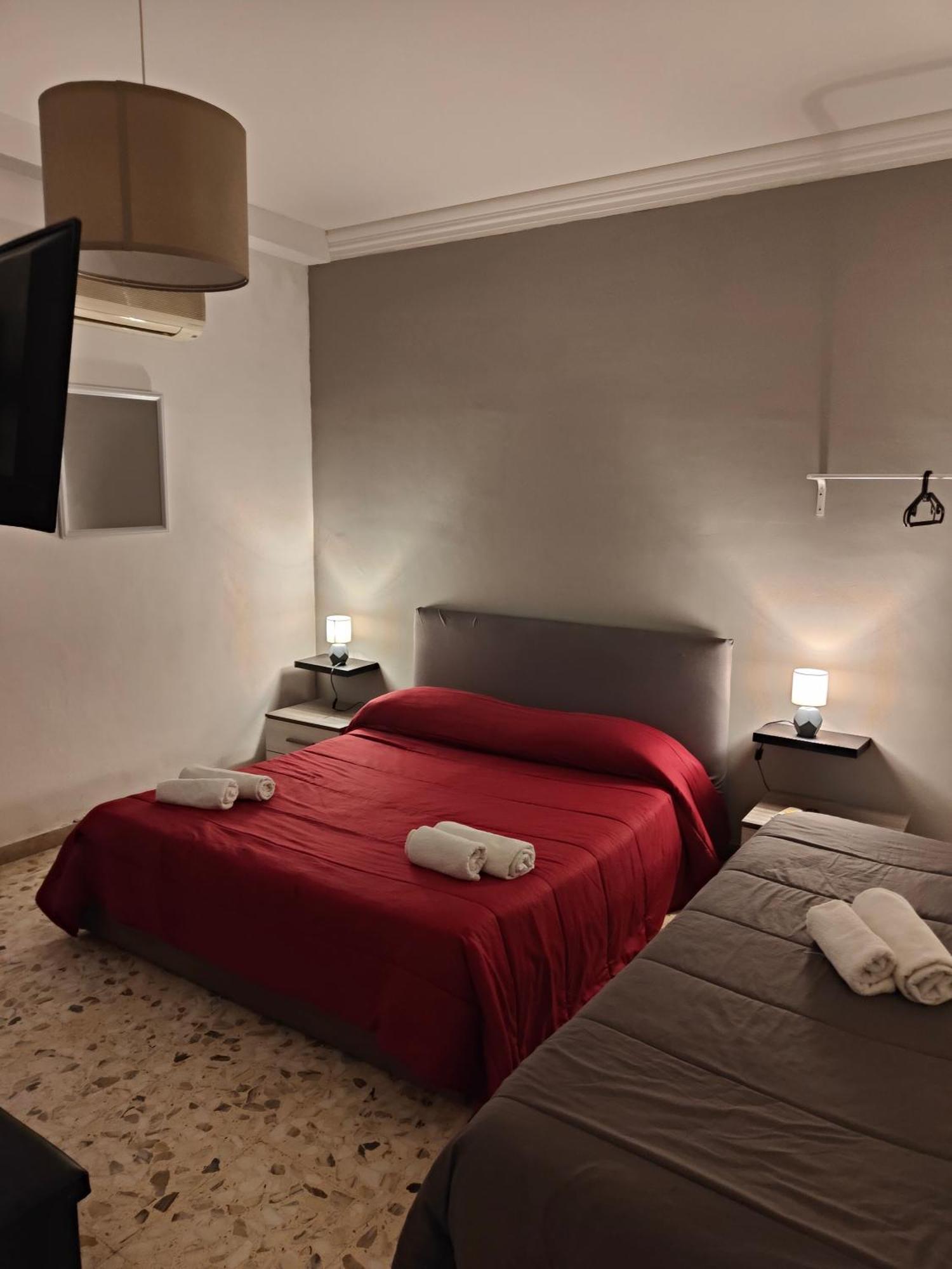 Etnea Gioeni House Suite Catania Bagian luar foto
