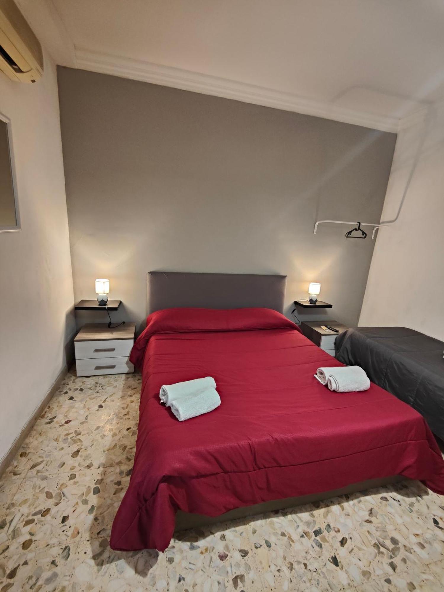 Etnea Gioeni House Suite Catania Ruang foto