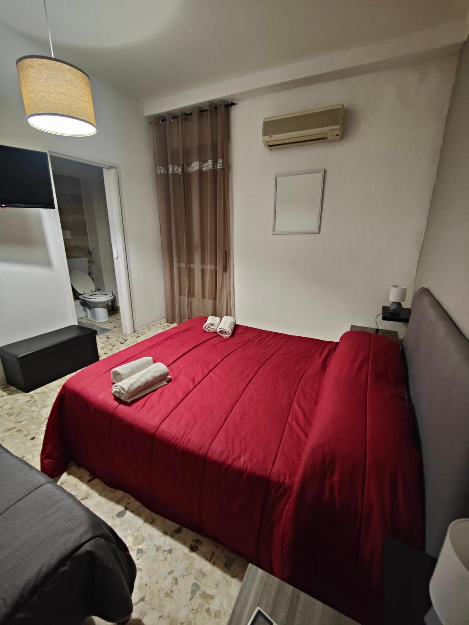 Etnea Gioeni House Suite Catania Ruang foto