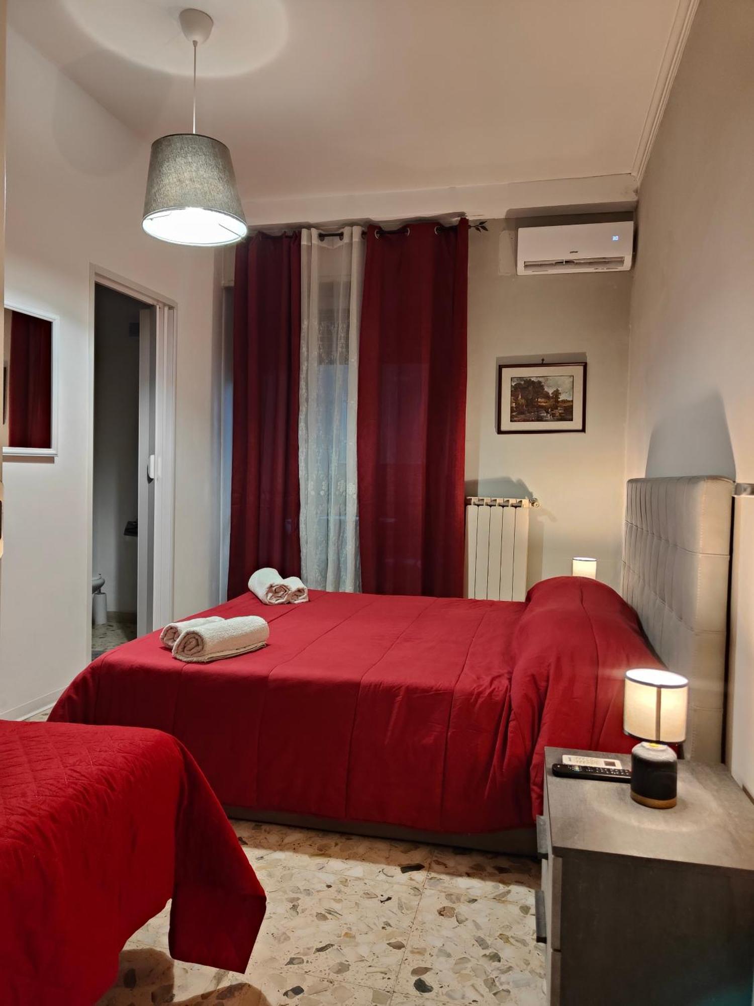 Etnea Gioeni House Suite Catania Ruang foto