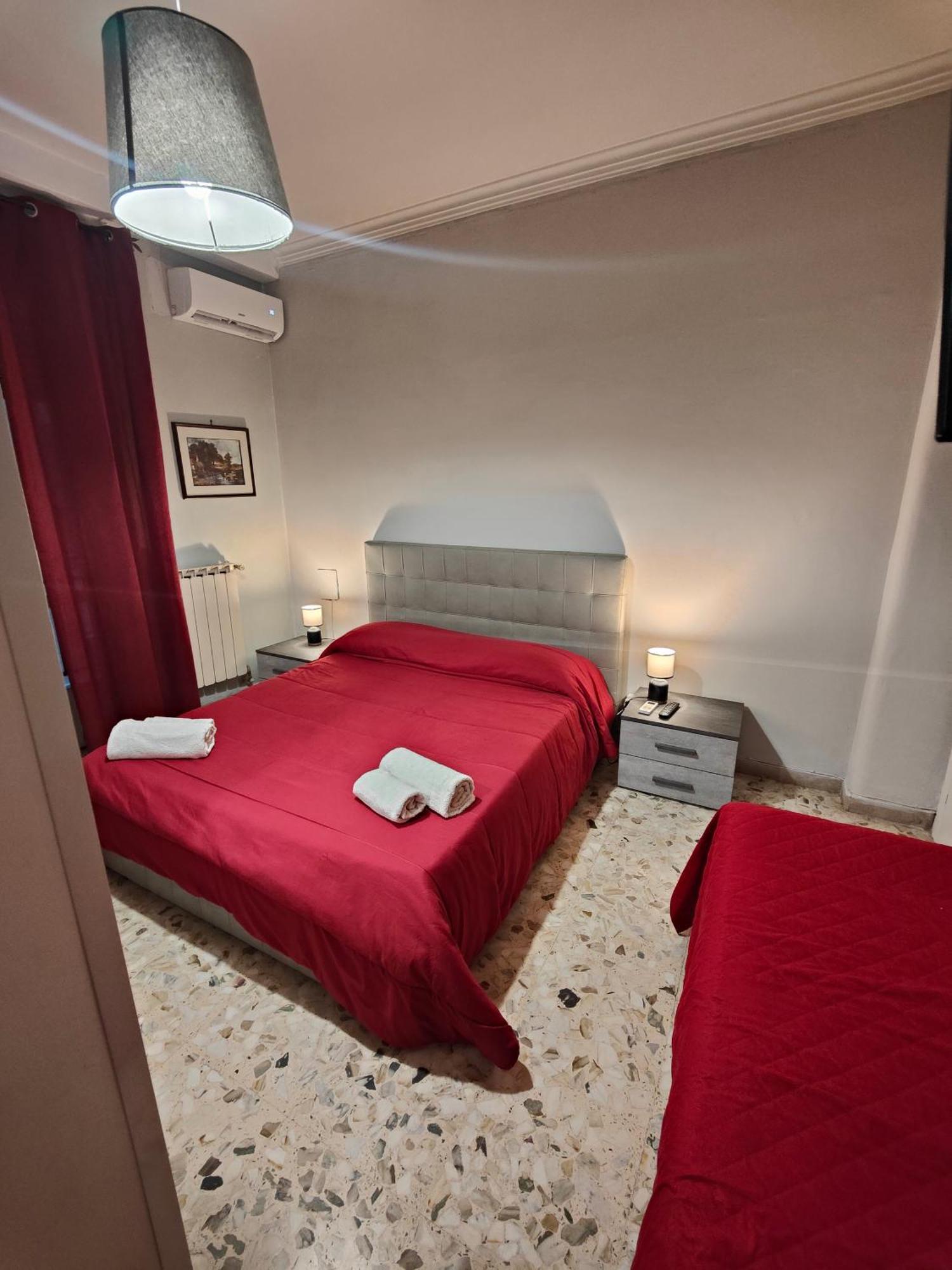 Etnea Gioeni House Suite Catania Ruang foto